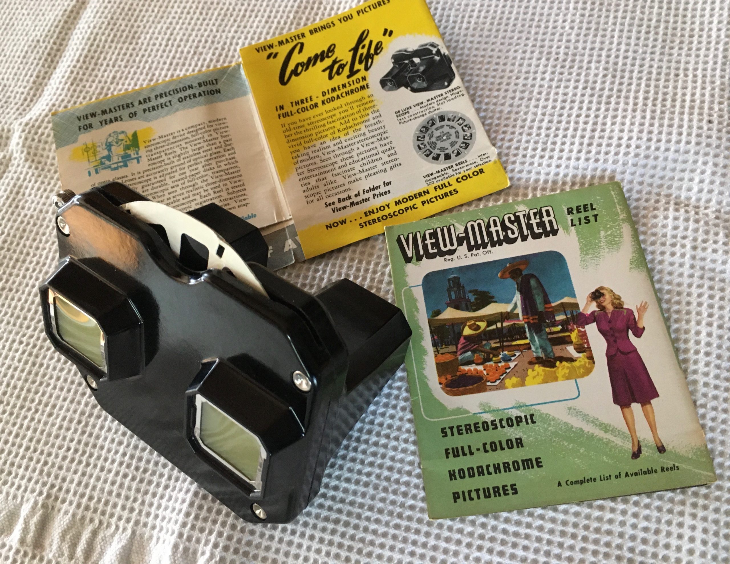 View-Master (1939). When the Sawyer's company of Portland, Oregon first  introduced the View-Master, it was meant to be an updated version of the  Victorian stereoscope and was presented to the public as
