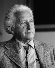 A picture of Erik Erikson