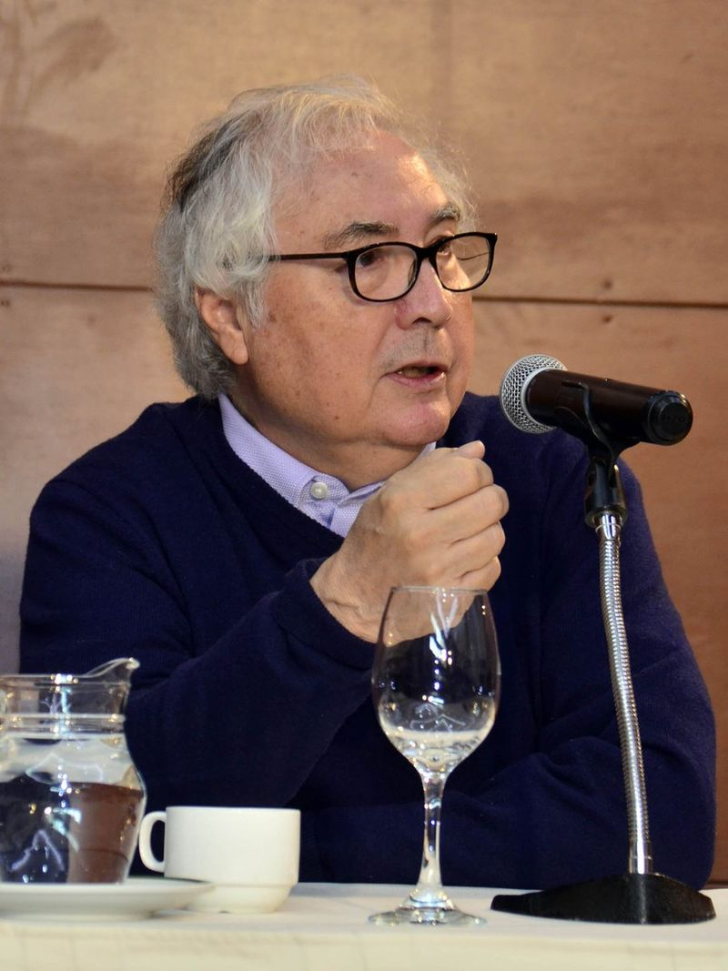 headshot of Spanish sociologist Manuel Castells
